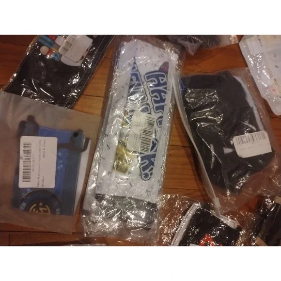 Variety of masks - Picture 4 of 6